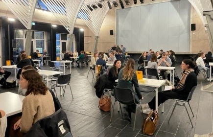 Rotary Clubs Freiamt und Reusstal organisieren Berufswahl-Speed-Dating an der Kanti Wohlen.